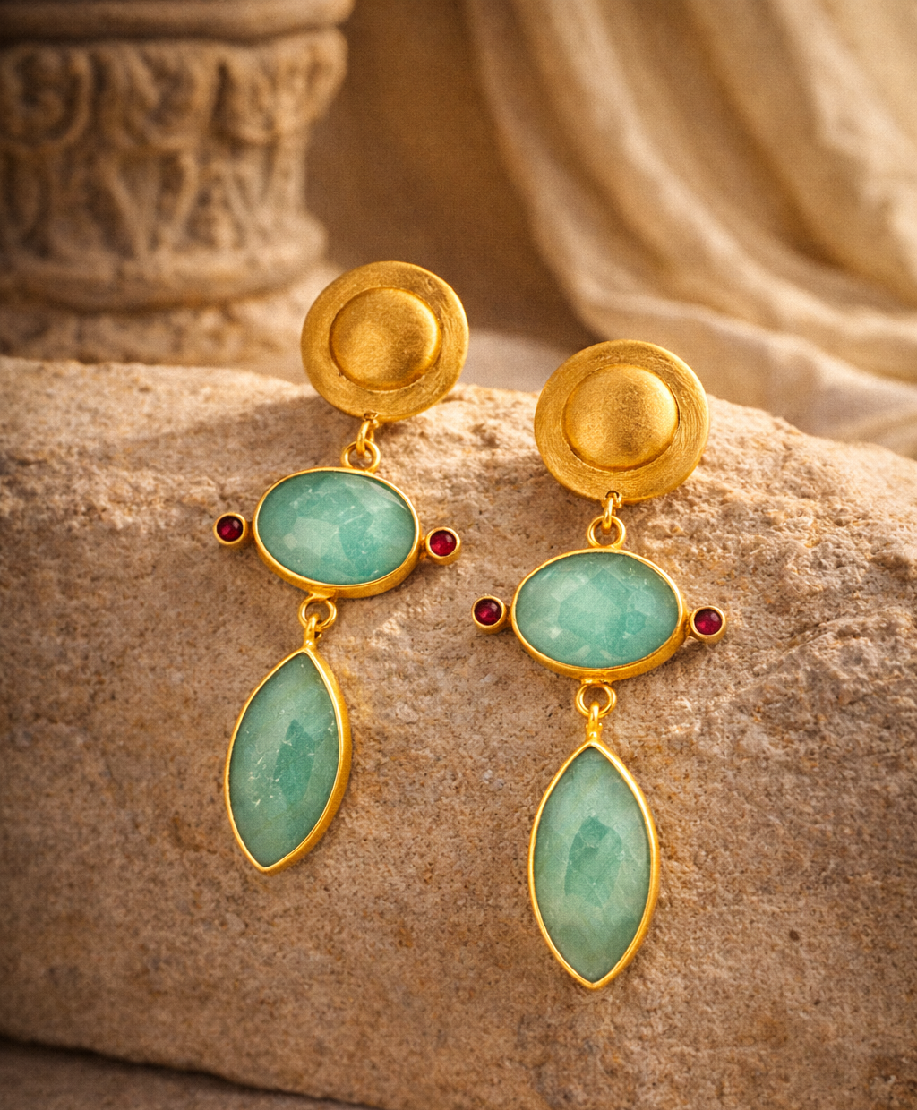 Boucles d’oreilles AURELIA – Amazonite et Grenats